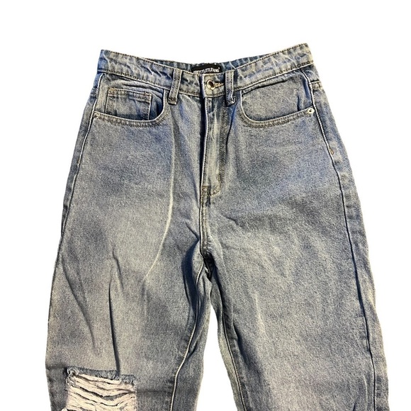 Pretty Little Thing Light Blue Wash Extreme Distressed Hem Knee Rip Mom Jeans 6 - Picture 5 of 13